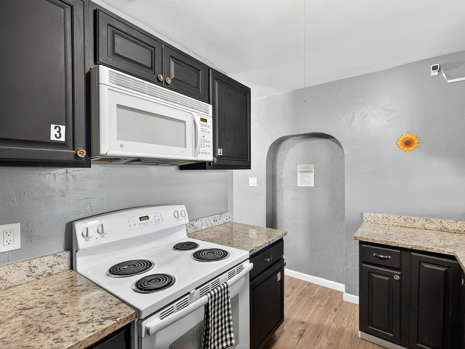 4 bed, 2.0 bath, 1600 sqft, $776 — Photo 3
