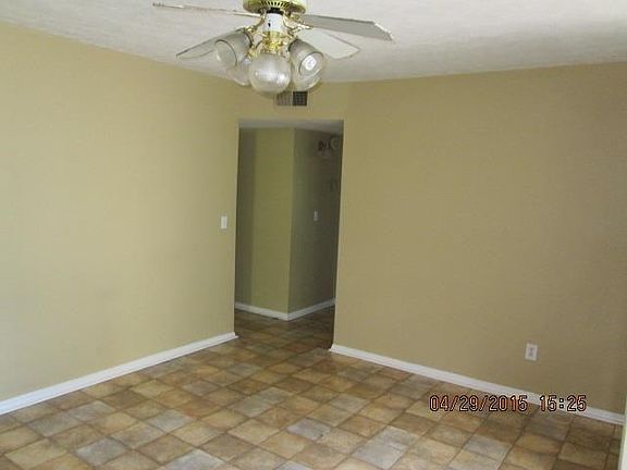 3rd image of 108 Five Oaks Dr