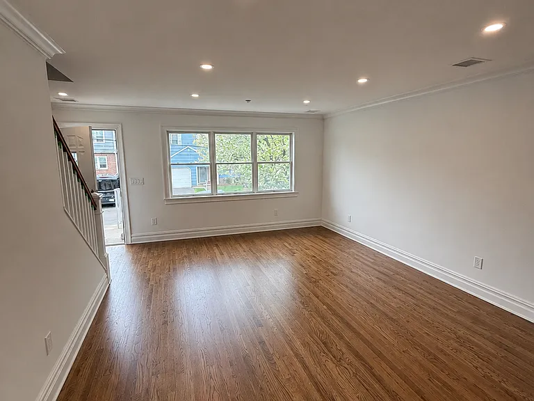 140 Rockwell St #140 — Photo 8