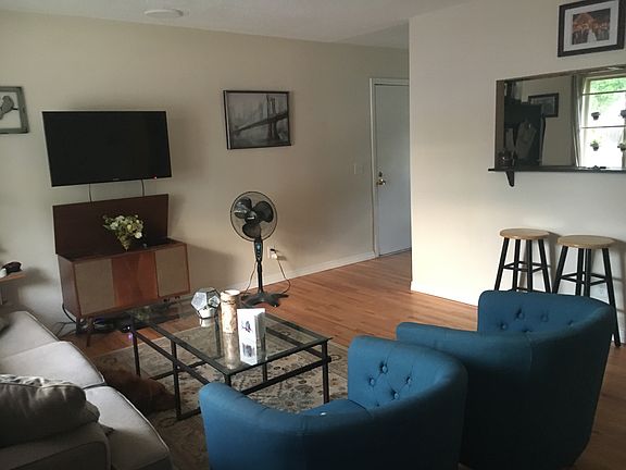 2nd image of 1805 Sussex St