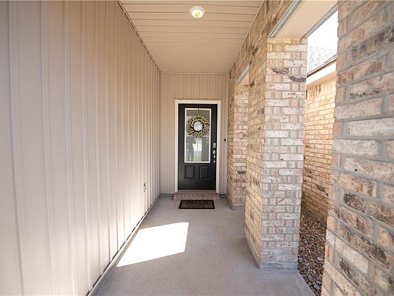 4th image of 9078 Worthington Ct