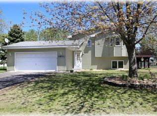 13815 Swallow St NW, Andover, MN 55304