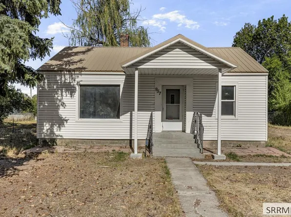 957 S Shilling Ave, Blackfoot, ID 83221