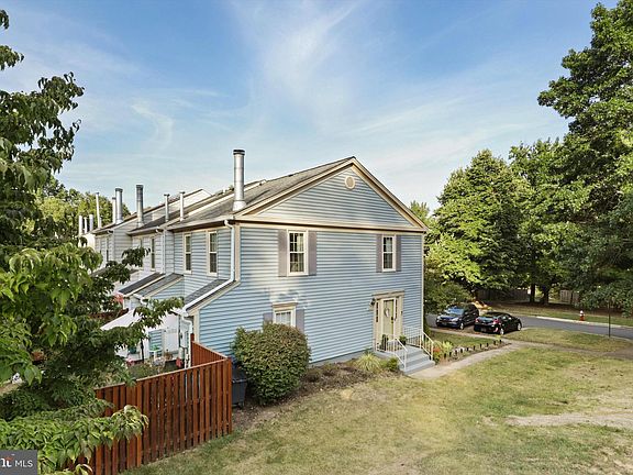 4th image of 7422 Houndsbury Ct