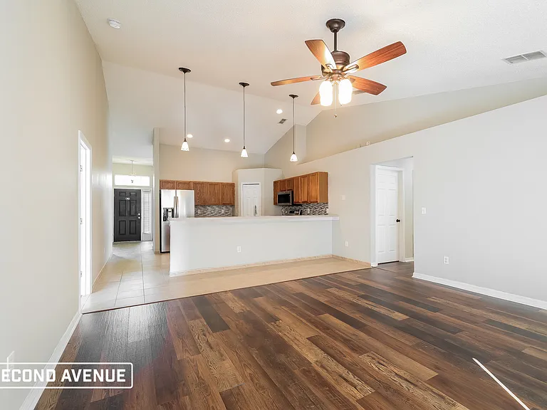 704 Cockatoo Ct — Photo 5