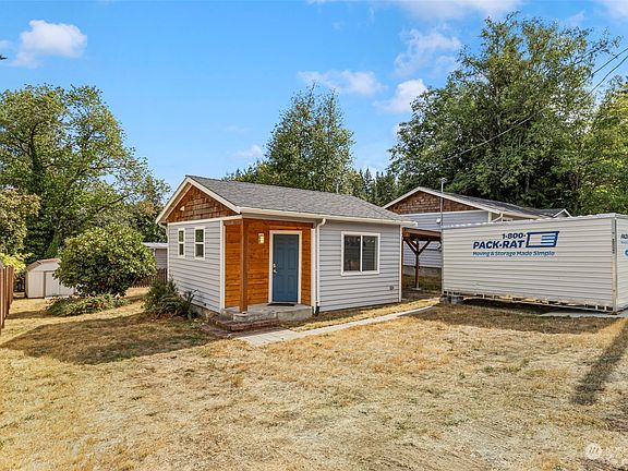3rd image of 4368 Division Avenue W