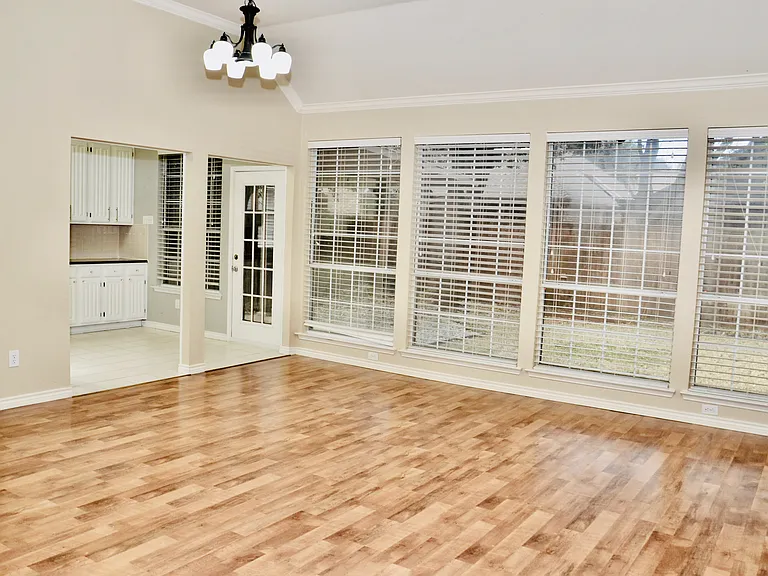 2413 Pinehurst Dr — Photo 23