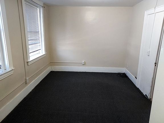 4th image of 17 3rd St Unit 3