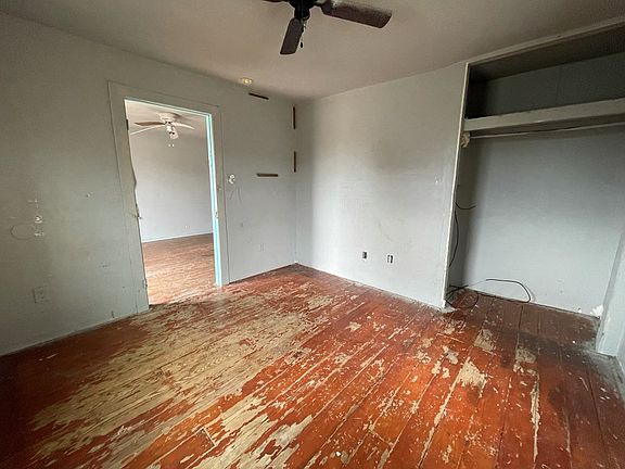 4th image of 1541 Valerie Dr