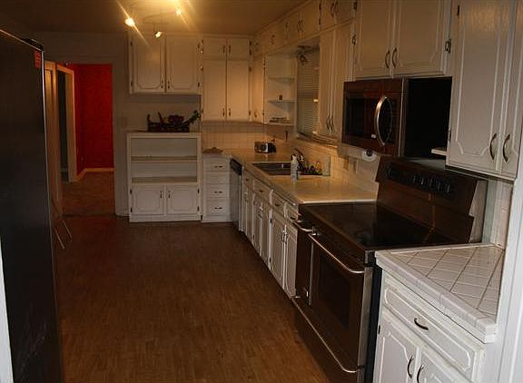 5th image of 4117 NE Springlake Dr