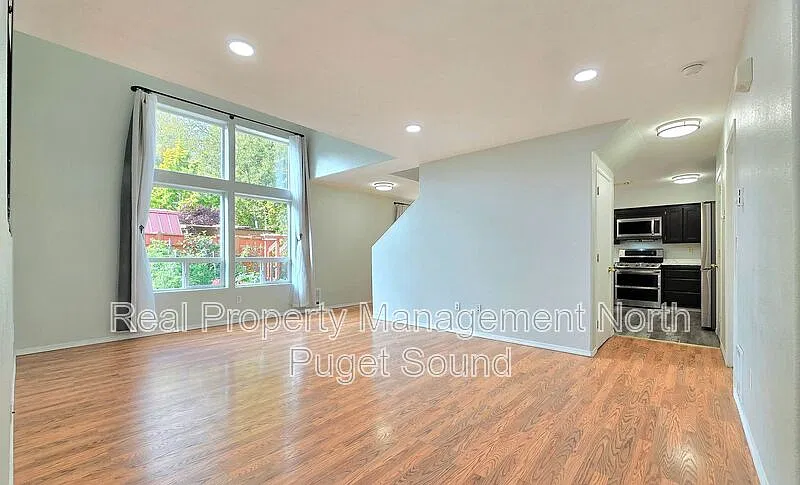 3 bed, 2.5 bath, 1572 sqft, $2,895 — Photo 4