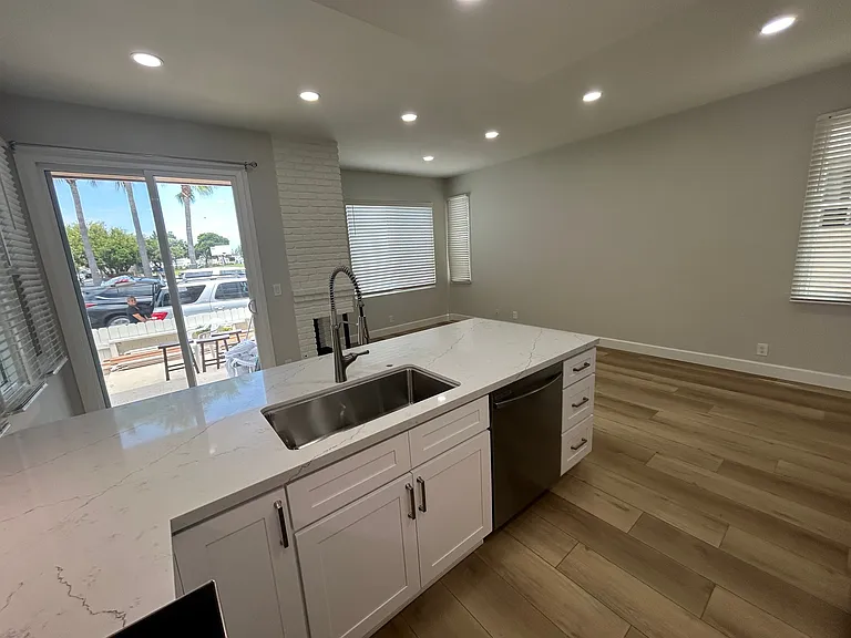 1723 W Balboa Blvd #A — Photo 6