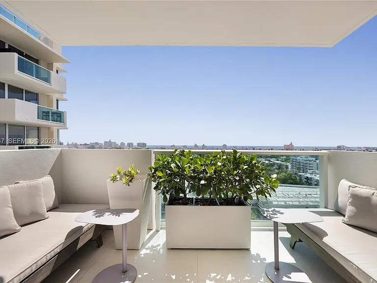1200 West Ave #1410 — Photo 3