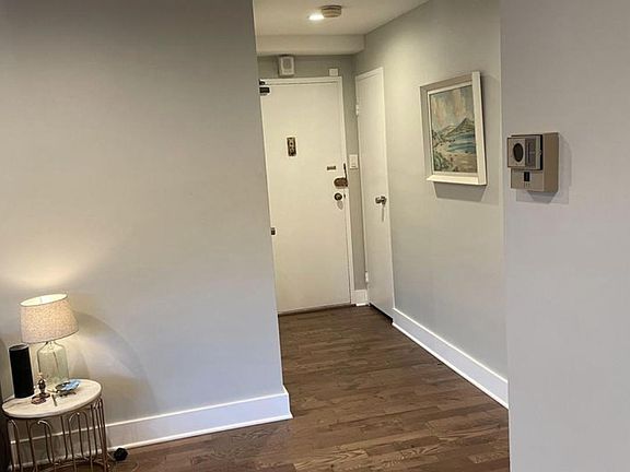 4th image of 1601 18th St NW APT 307