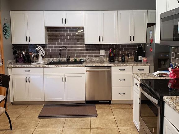 3rd image of 121 Cedar Dr