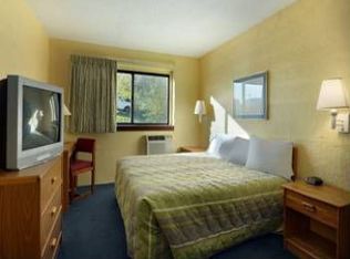 2870 Ramada Way, Green Bay, WI 54304