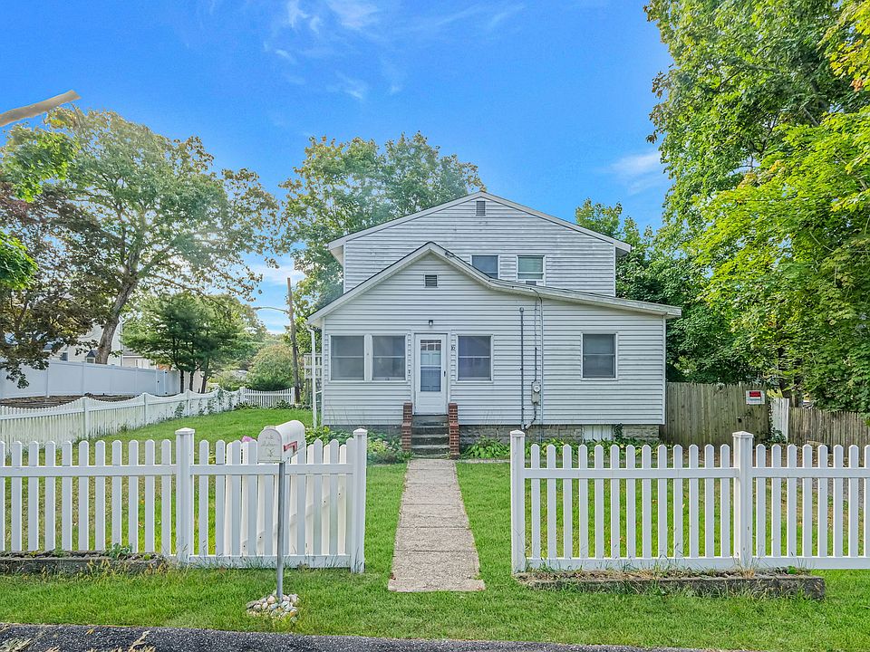 1st image of 16 Laurel Blvd #A