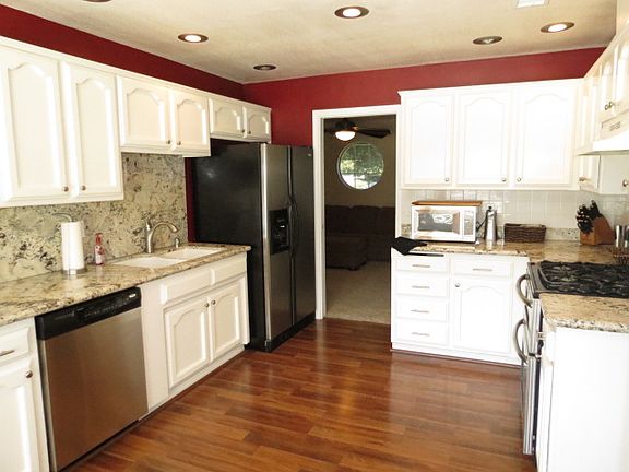 3rd image of 1265 Serena Ct