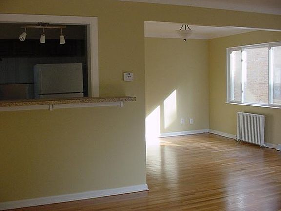 3rd image of 3034 Algonquin Pkwy