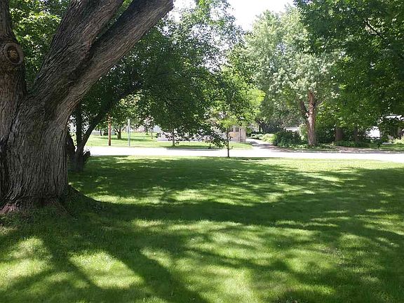 3rd image of 1423 Carney Ave