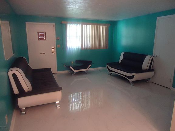 3rd image of 5646 Hillman Dr