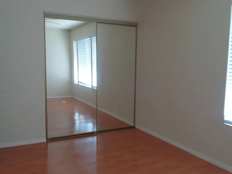 607 E Utica Ave — Photo 13