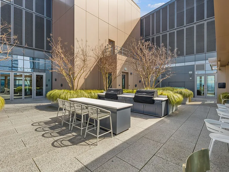 800 Columbia St — Photo 21