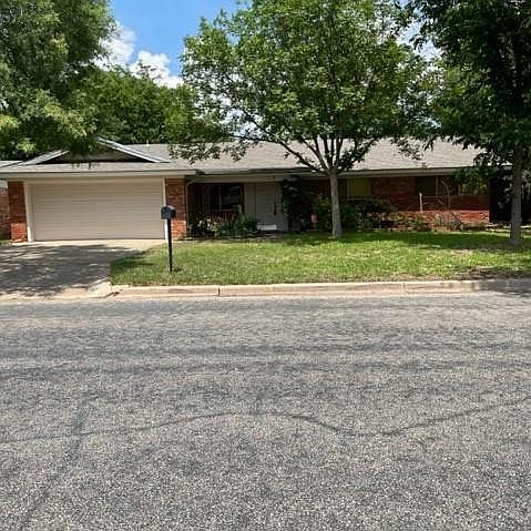1st image of 12 S Oxford Dr