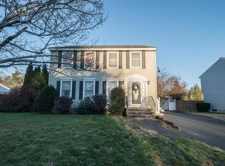 105 Wimbledon Xing, Dracut, MA 01826