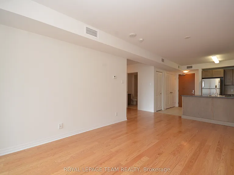 242 Rideau St #404 — Photo 12