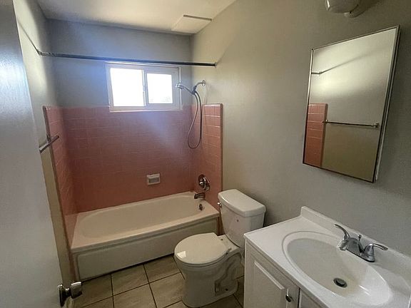 2nd image of 1124 Roewill Dr APT 5