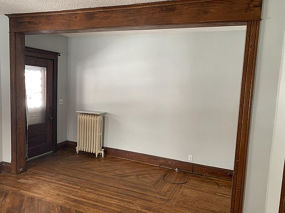 2nd image of 85 Harriet St #1