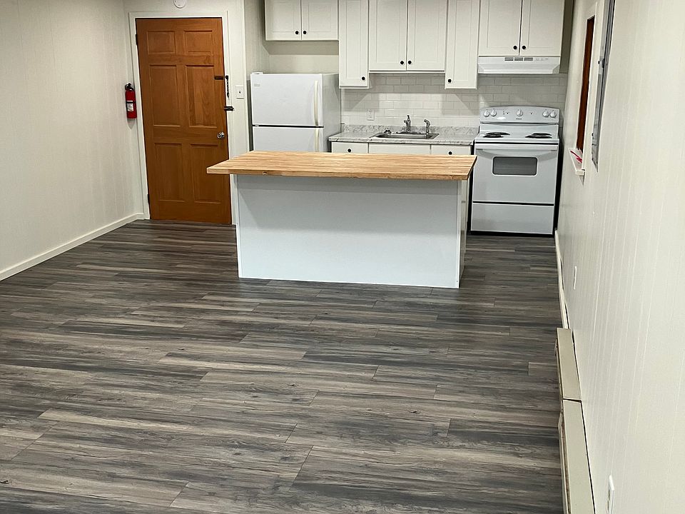 1st image of 231 Main St #231