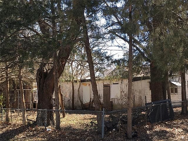 2nd image of 1103 N Cedar St