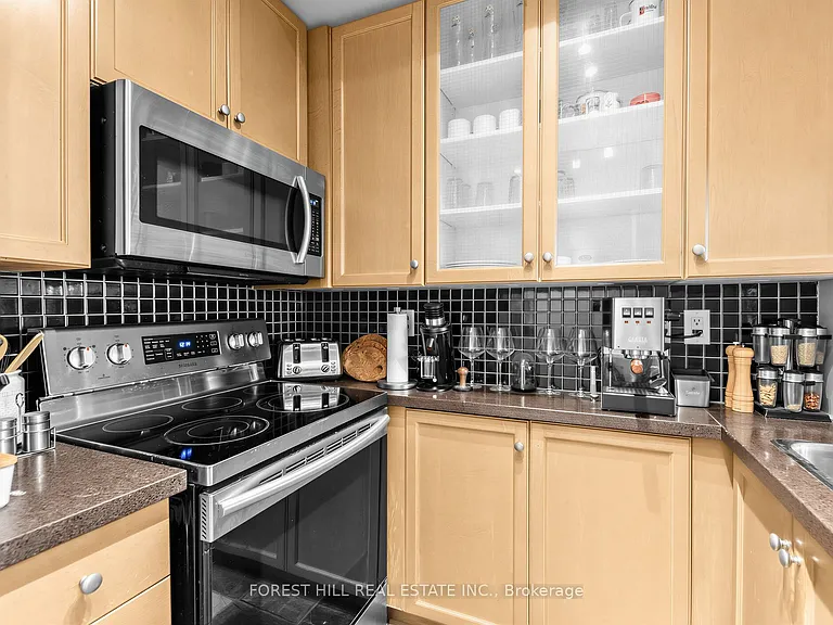 70 Alexander St #804 — Photo 13