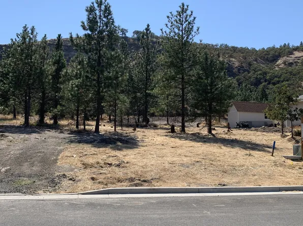 2428 W 14th St, The Dalles, OR 97058