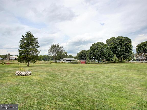 3rd image of 11201 Garnes Rd