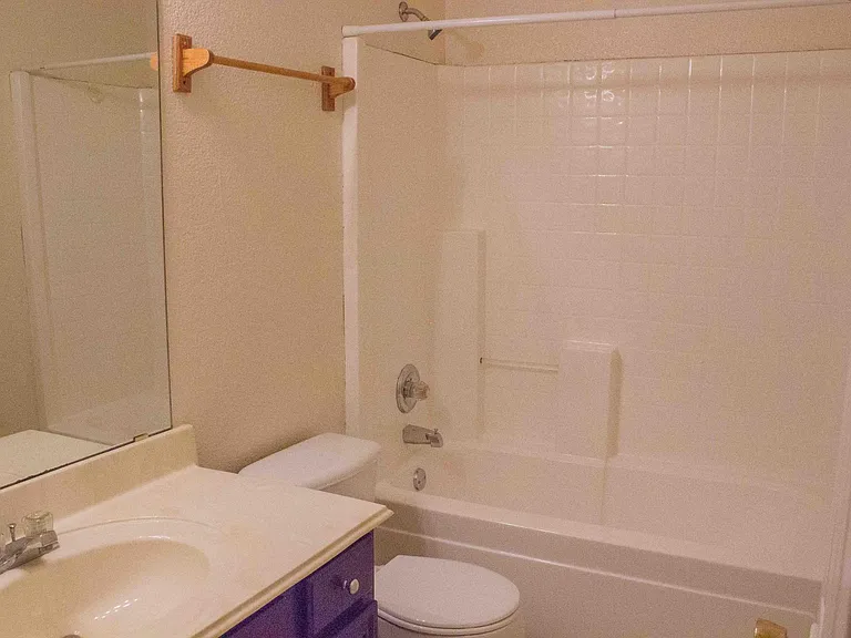 7212 Park Creek Cir W — Photo 12