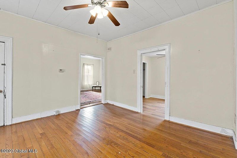 5th image of 86 Grand Street