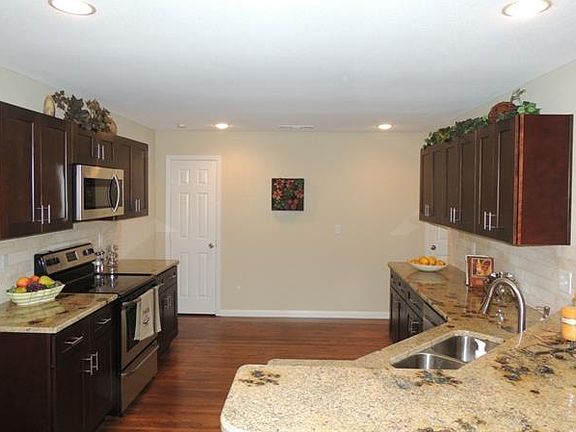 2nd image of 2628 Bonnywood Ln