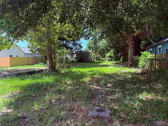 3rd image of 1203 W Cervantes St
