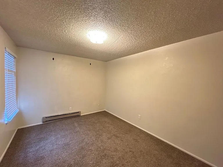 Cedar Apartments — Photo 8