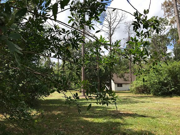 Approach to guest house