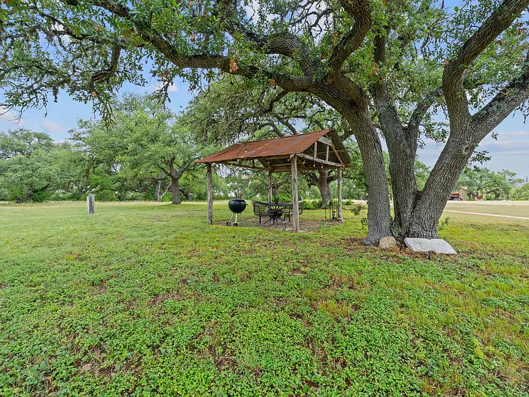 3468 Elder Hill Rd — Photo 38