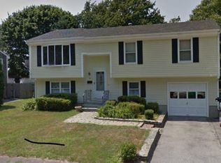 94 Ridgewood Rd, Middletown, RI 02842