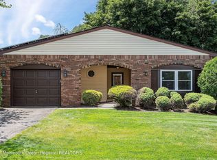 33 Lansdale Dr, Marlboro, NJ 07746