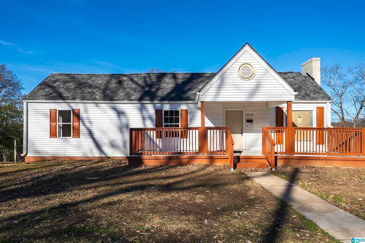 4 bed, 4.5 bath, 3800 sqft, $2,200 — Photo 1