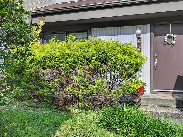 2190 Cartwright Pl — Photo 2