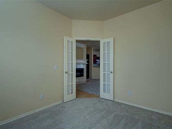 5th image of 513 SW 124th Pl