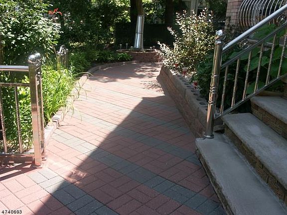 5th image of 286-290 Montclair Ave
